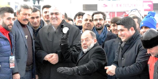 Recep Akdağ, kızak kaydı, kartopu oynadı, halat çekti