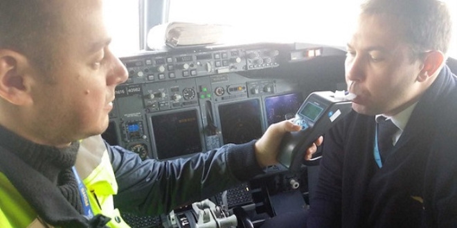 Havalimanında pilotlara alkol testi