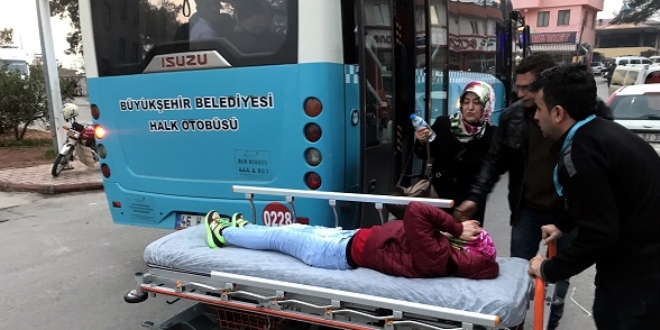 Otobslerde fenalaan iki yolcuyu ofrler hastaneye yetitirdi