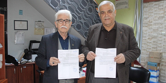 İki belediye meclis üyesi CHP'den istifa etti