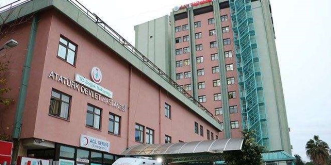 Karın ağrısı şikayetiyle gittiği hastanenin tuvaletinde düşük yaptı