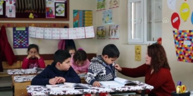 İzmirli Emine öğretmen, Diyarbakırlı öğrencilerin her şeyi oldu