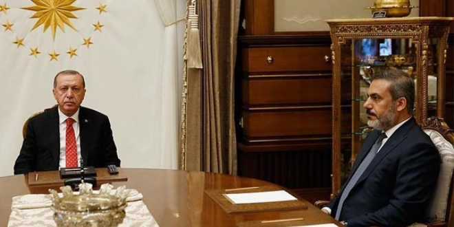 Cumhurbakan Erdoan Hakan Fidan ile grt