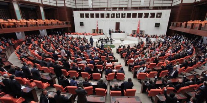 Asgari ücret desteğine ilişkin hükümler içeren Kanun Teklifi kabul edildi