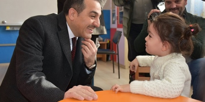 Vali'nin tatil sorusuna öğrenciden '15 gün yatacağım' cevabı