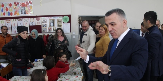 Validen 'Annelerinizin szn dinleyin' dyle karne