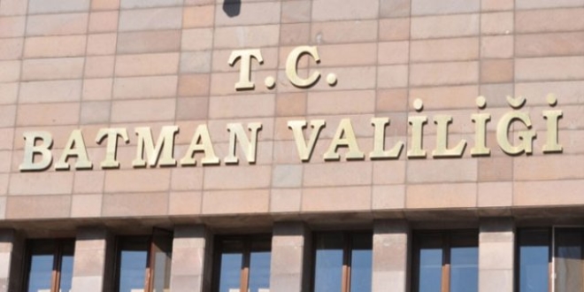 Batman'da terörist cenazesine katılan muhtar görevinden uzaklaştırıldı