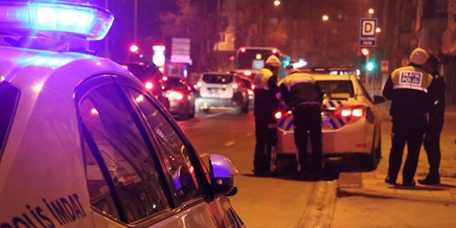 Dur ihtarna uymayan src polise arpt: 1 yaral