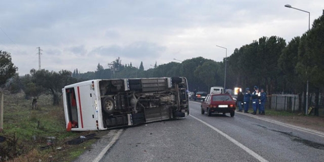 i servis midibs devrildi: 2'si ar 17 yaral