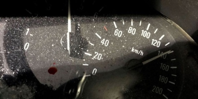 140 km hızla TIR'ın altına girdiler: 1 ölü