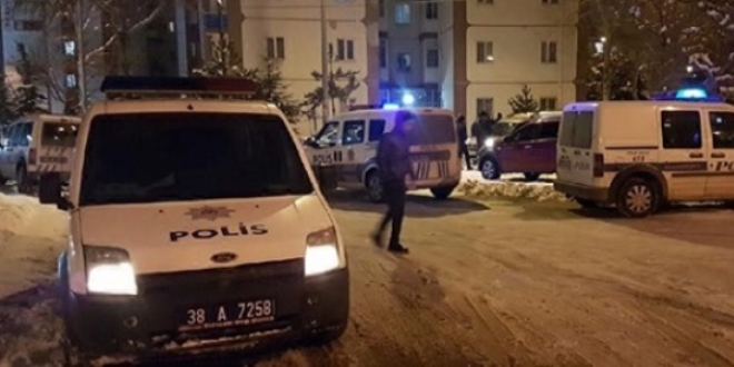 Hava almak için çıktığı balkondan düşerek öldü