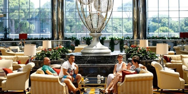 Antalya 20 milyon turisti ağırlamaya hazırlanıyor