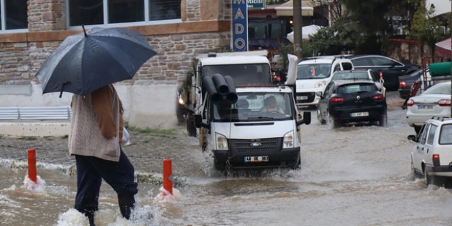 Bodrum'da cadde ve sokaklar gle dnd