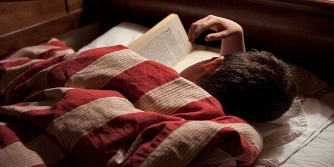 'Uykudan nce ar roman okumayn'