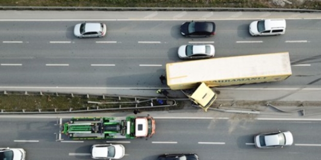 İstanbul'da TEM bağlantı yolunda kaza