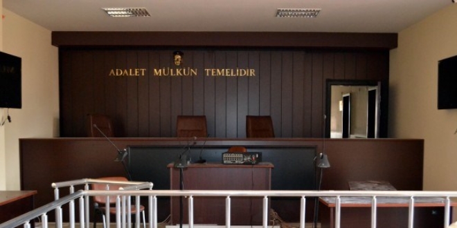 Einin ldren polisin yarglanmasna devam edildi