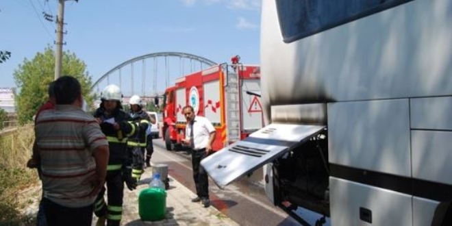 Muğla'da seyir halindeki yolcu otobüsünde yangın çıktı