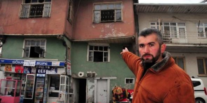 Gazete dağıtıcısı, Afgan aileyi yangından kurtardı