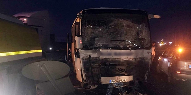 Tekirdağ'da zincirleme trafik kazası: 15 yaralı