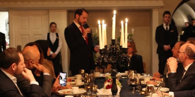 Bakan Albayrak: Türkiye'ye yatırım için büyük ilgi var