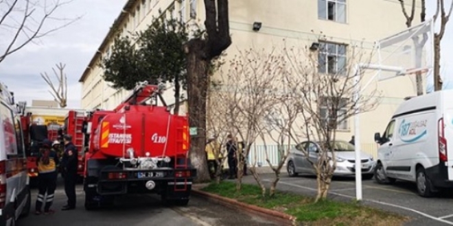 skdar'da okulda yangn panii