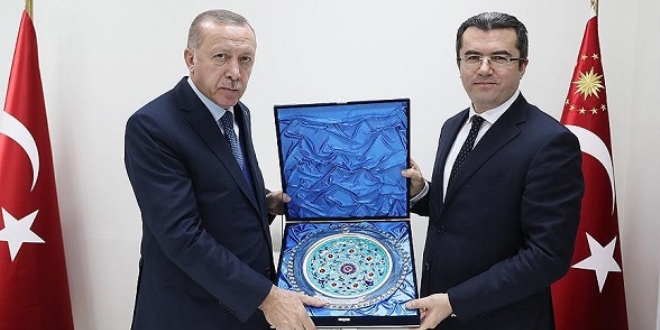Erdoğan, Erzurum Valisi ile Belediye Başkanını kabul etti
