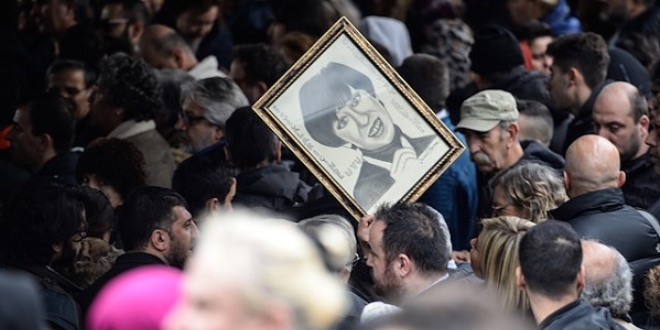 Ayşen Gruda'nın cenazesinde tatsız anlar