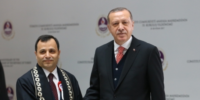 Erdoğan'dan AYM Başkanı Arslan'a tebrik telgrafı