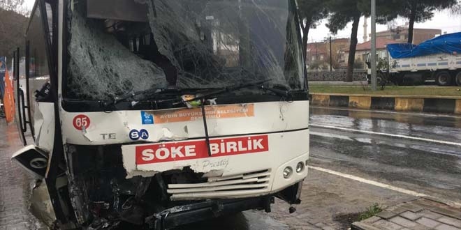 Aydın'da iki minibüs çarpıştı: 7 yaralı