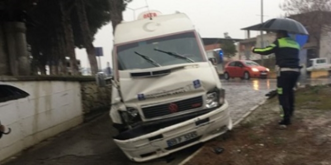 Aydn'da midibs ile servis arpt: 7 yaral