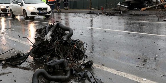 İstanbul'da korkunç kaza! Motor yola fırladı
