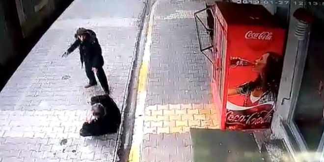 Engelli adam sokak ortasnda bandan vurdu