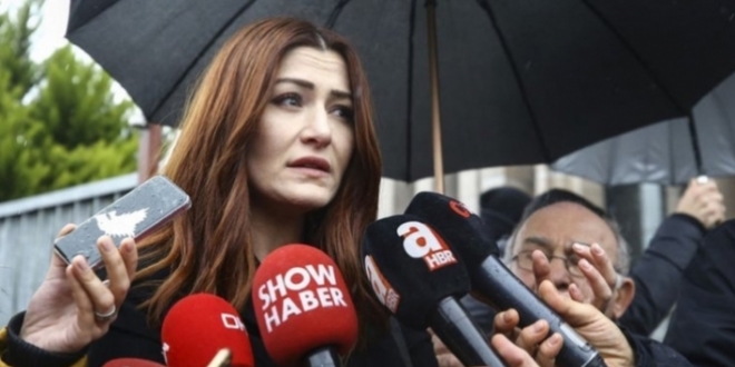 Oyuncu Deniz Çakır'a takipsizlik