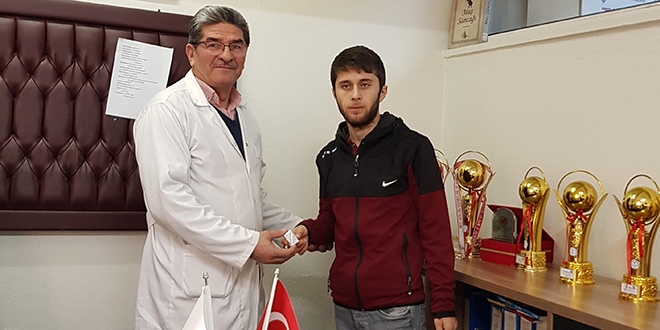 Okul müdüründen örnek davranış