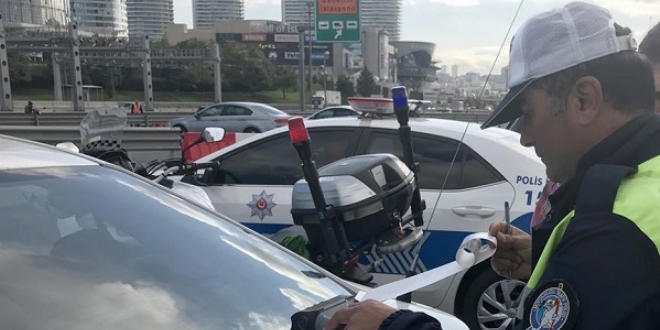 İstanbul'da trafikte drift yapan şüpheliler gözaltına alındı