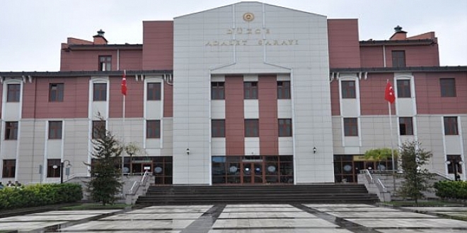Mahkeme başkanından sanığa 'saygılı ol' uyarısı