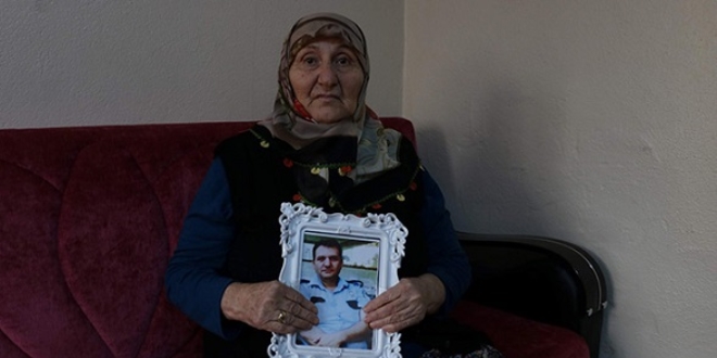 Görevde kalp krizi geçirerek ölen oğlunun şehit sayılmasını istiyor