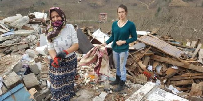 Doktora gitti dndnde evi yklmt