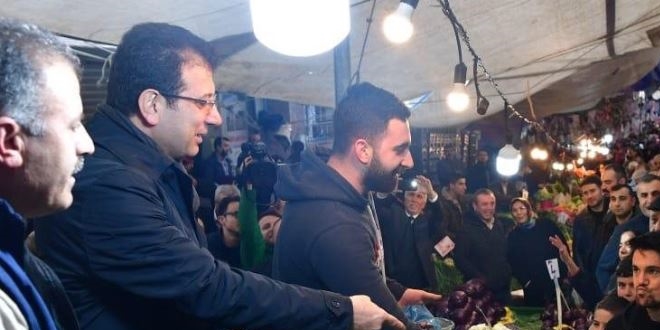 İmamoğlu pazarda tezgaha çıkıp lahana sattı