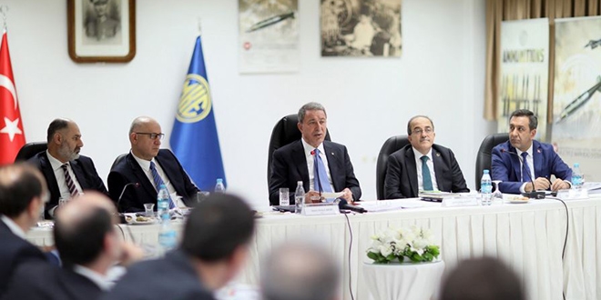 Bakan Akar, MKE'de incelemelerde bulundu