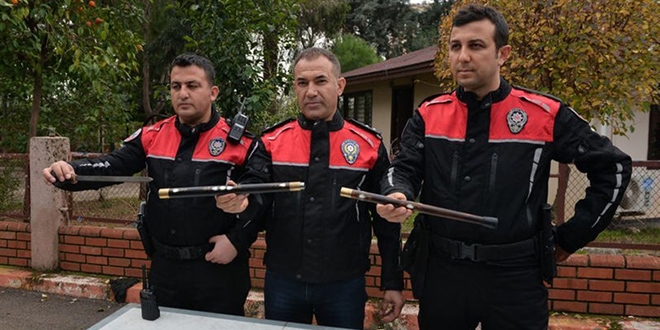 Polis şüphelenmişti... Baston görünümlü kılıç