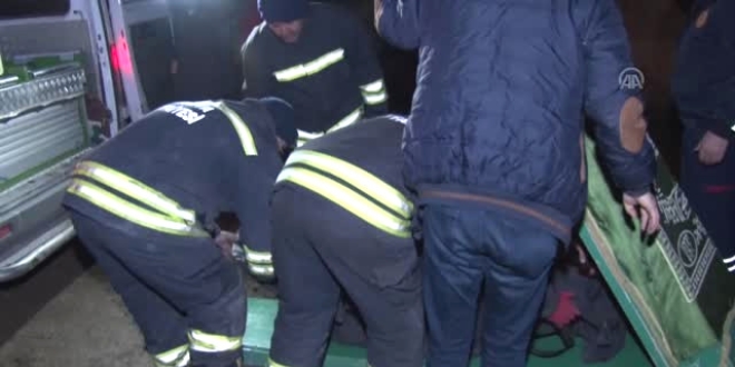 Yem makinesine sıkışan çiftçi hayatını kaybetti