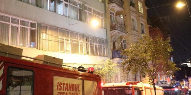 Beyolu'nda yangn kan binada can pazar: 11 kii kurtarld