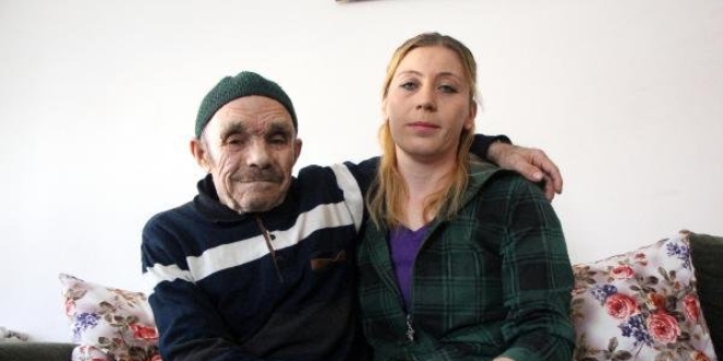 Ryasnda grd adamn bakmn stlendi