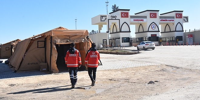 Sınıra yapılan sahra hastanesi tamamlandı