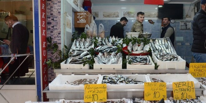 Balık fiyatları 10 TL'ye sabitlendi, talep patladı