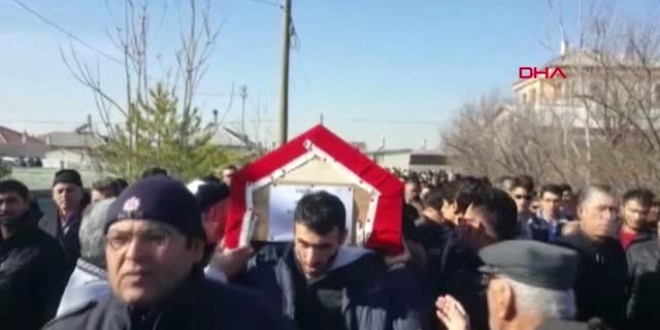 Denizli'de trafik kazasında ölen polis memuru defnedildi