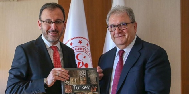 Bakan Kasapoğlu, Riccardo Fraccari'yi kabul etti