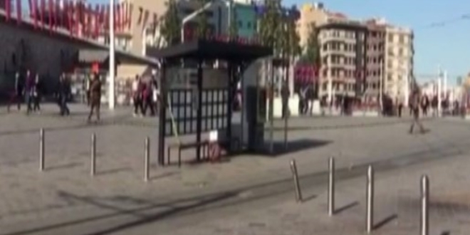 Taksim Meydanı'nda şüpheli çanta alarmı