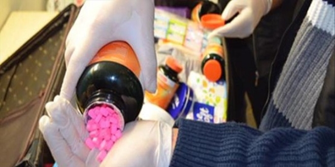 Atatrk Havaliman'nda 24 bin 800 uyuturucu hap ele geirildi